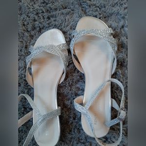 Cute silver size 6 glittery dressy open toe wedge sandals